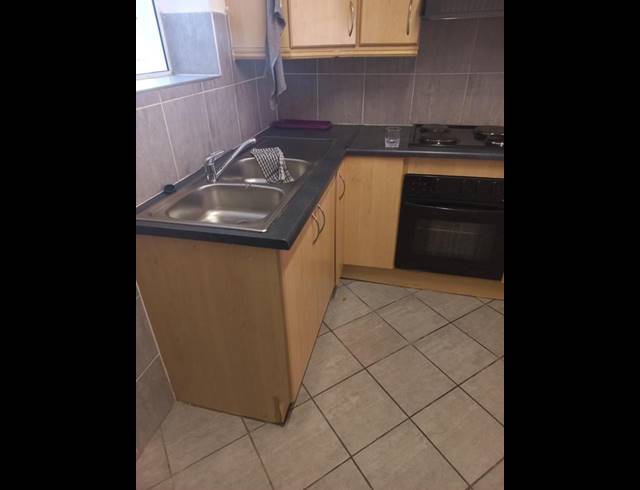 2 BEDROOM PROPERTY TO RENT IN VANDERBIJLPARK SE 10